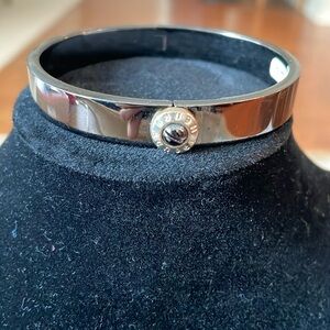 NWT Henri Bendel bangle, black toned